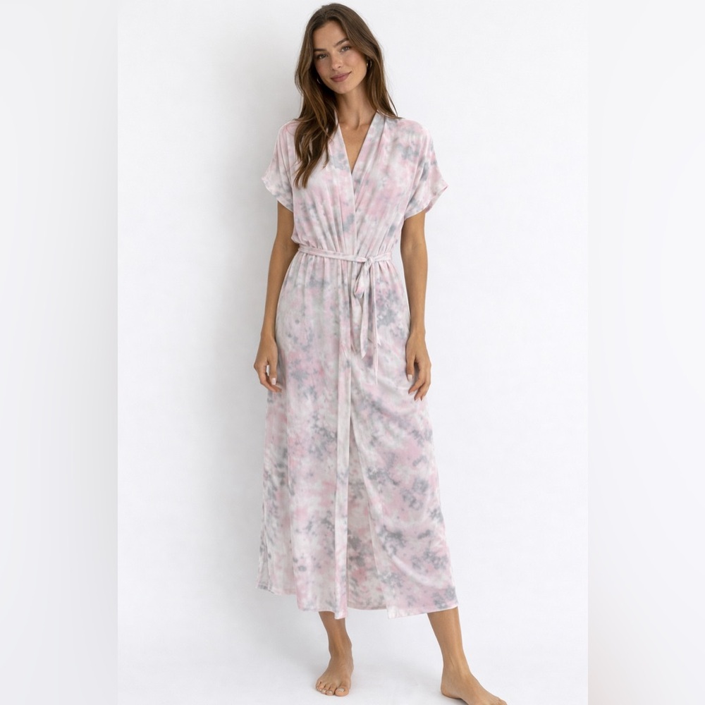 VENUS Pink and Gray Robe with Belt‎ that Ties and slits up both sides